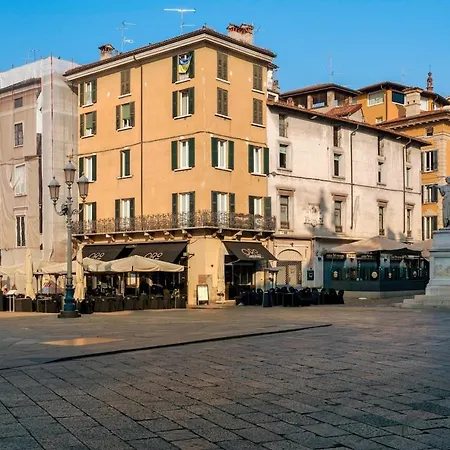 Apartamento Host4u - Loggia Square In Center Piazza Della Loggia & Piazza Vittoria *